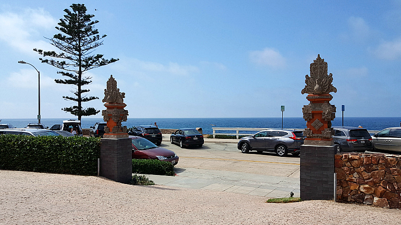 Oceanview room at Pantai Inn La Jolla, California Hotel