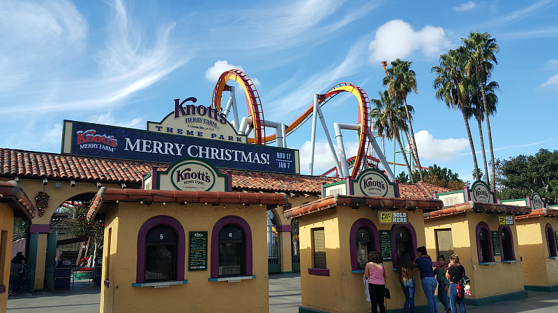 knotts berry farm entrance