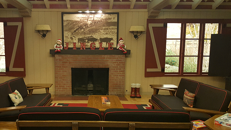 Holiday Decor Recreation Room