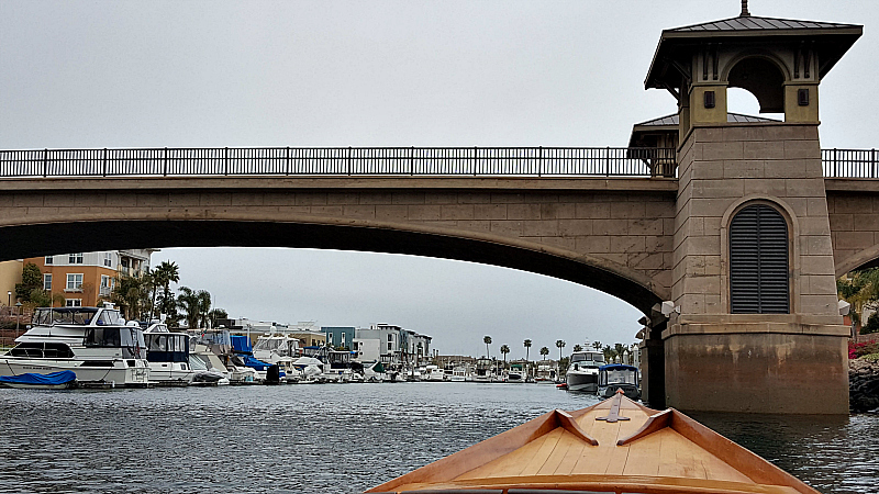 gondola canal bridge