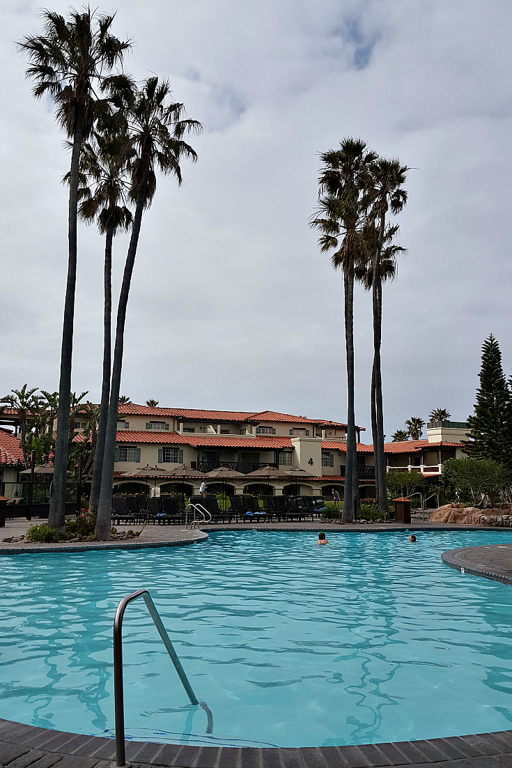 mandalay beach resort pool oxnard