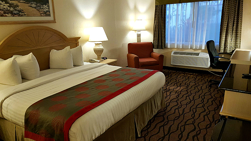 ramada king room