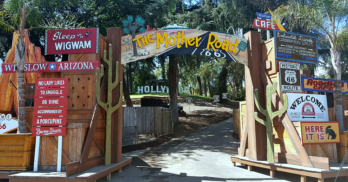 la fair mother road entrance