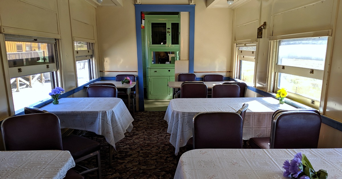 campo train dining car