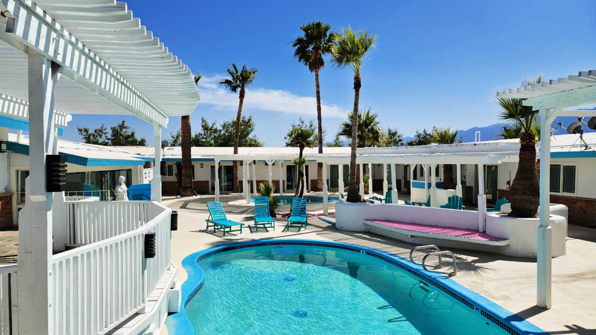 the spring house resort pool area