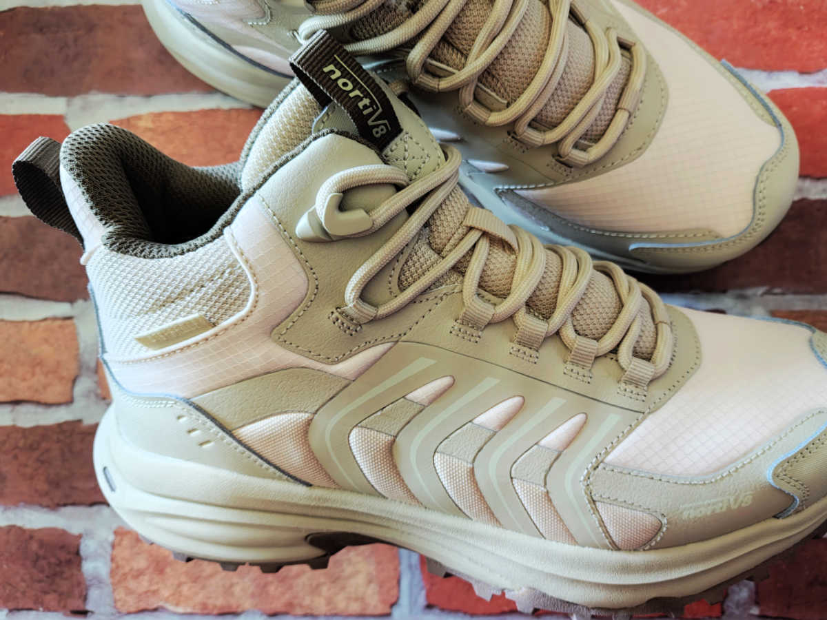 womens lightweight hiking boots