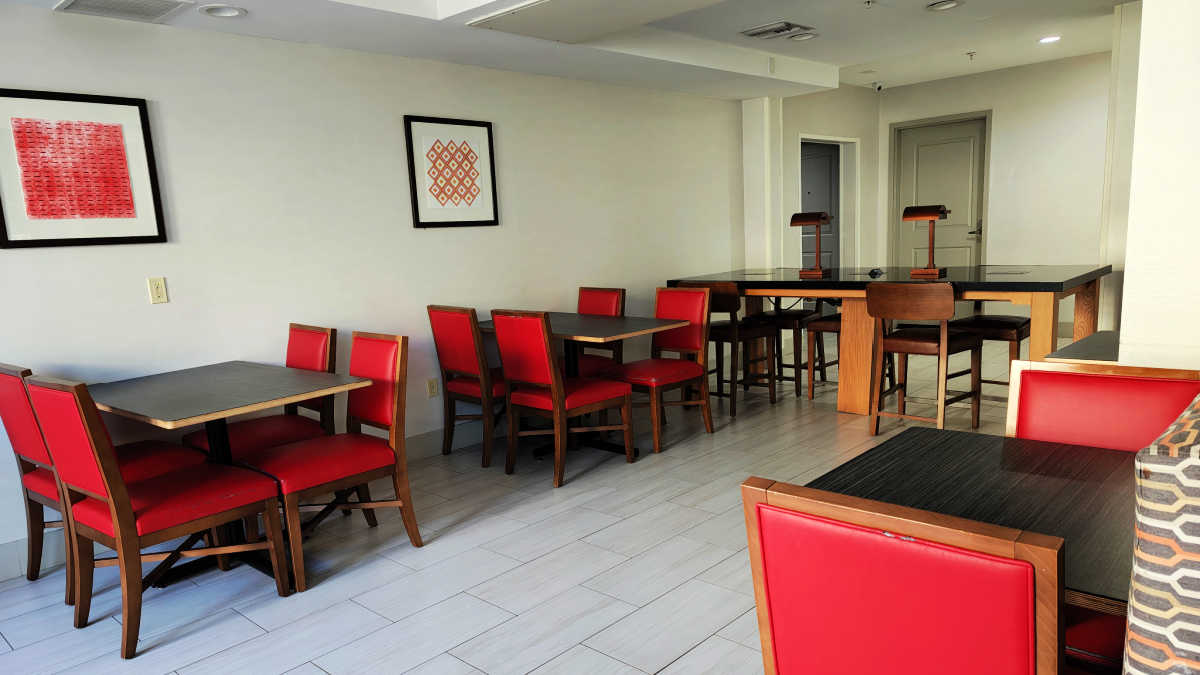 breakfast area holiday inn express banning california