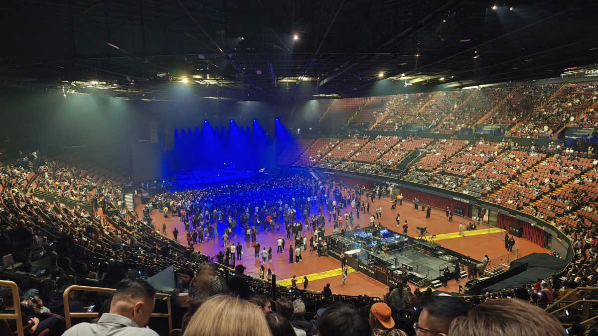 inside inglewood kia forum before gorillaz concert