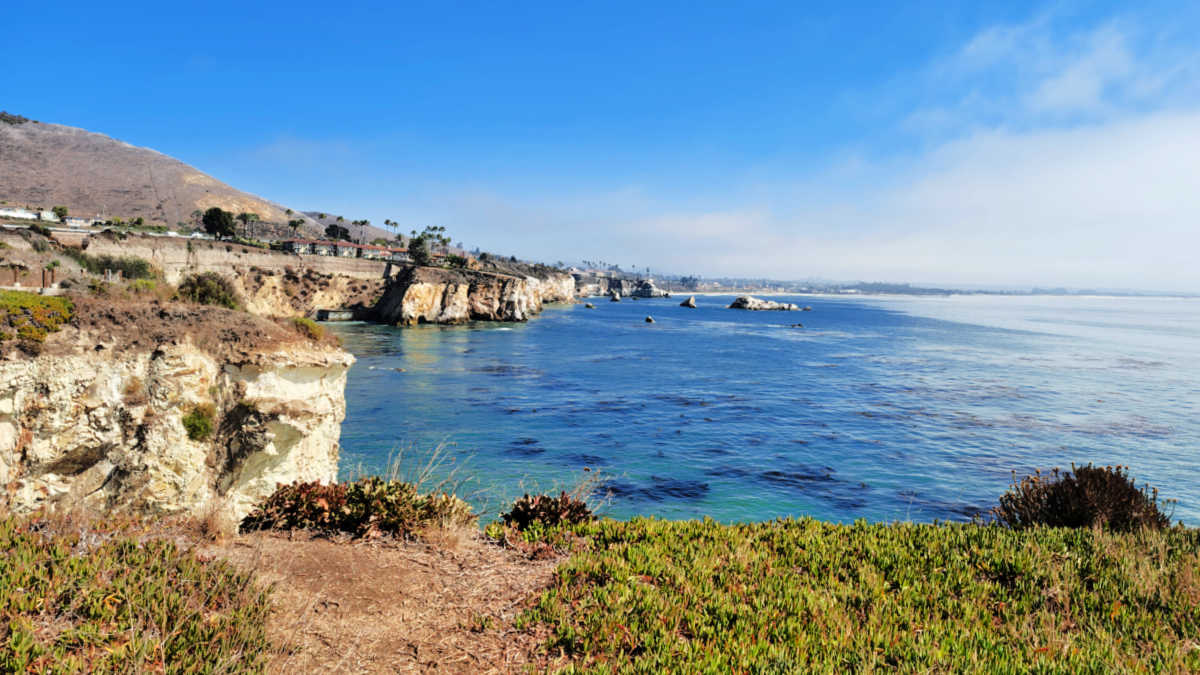 looking south from dinosaur caves park