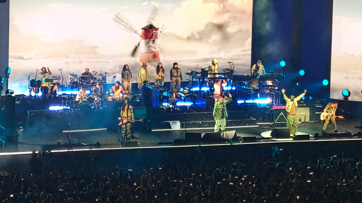 mountain tour gorillaz kia forum