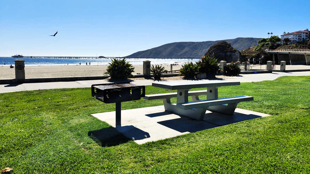 seaside picnic table avila park